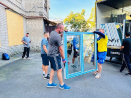 Покровской громаде привезли пластиковые окна