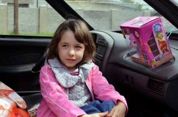 Судьба одной осиротевшей девочки остается неопределенной