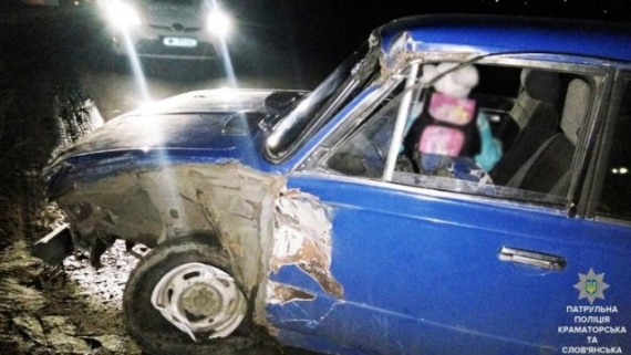 Пьяная женщина-водитель устроила ДТП (фото)