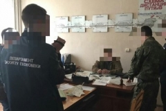 На Донетчине разоблачен чиновник-взяточник