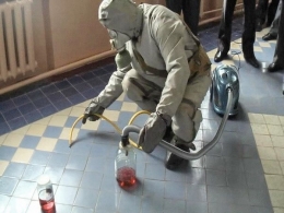 В «ДНР» в подъезде жилой многоэтажки обнаружили емкости с ртутью