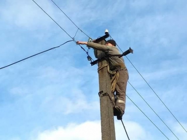 Зайцево снова со светом – энергетики устранили аварию