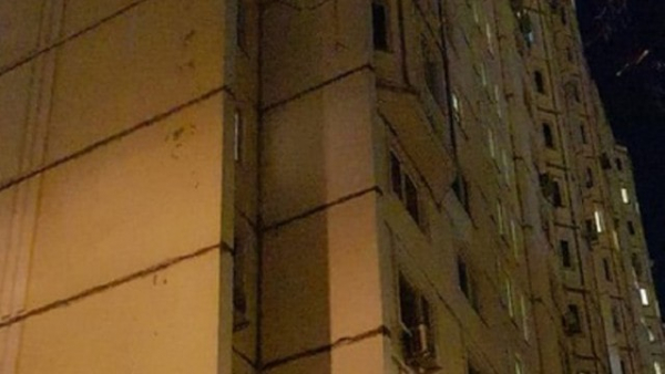 В Мариуполе, упав с большой высоты, погиб мужчина, еще один – получил травмы