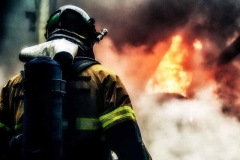 Масштабный пожар и взрыв в админздании Донецка: 2 погибших, 6 пострадавших