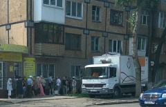 Очереди как при СССР: в «ДНР» люди часами проводят в бесконечном ожидании (фотофакт)