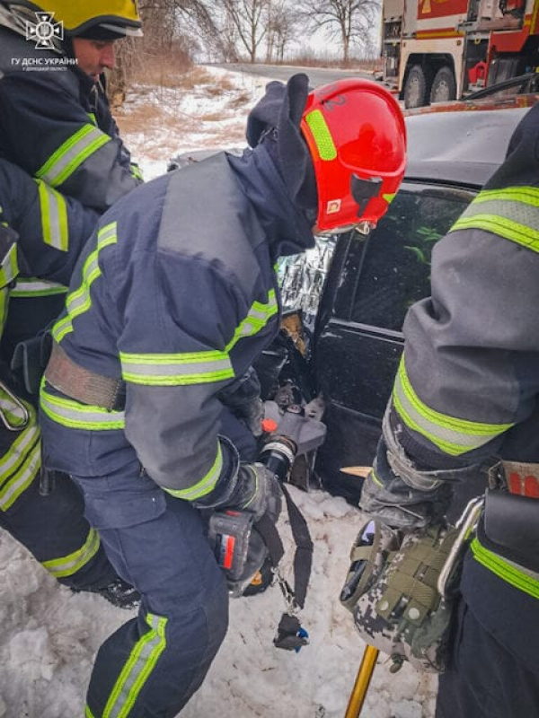Спасатели помогли водителям, пострадавшим в ДТП