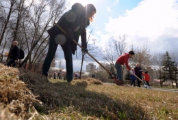 Жителей «ДНР» заставят бесплатно убирать улицы