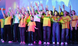 Группа детей из прифронтового Донбасса выехала на отдых в украинский «Артек»