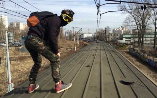 12-летний подросток из Славянска попал в больницу – искал приключений на крыше вагона