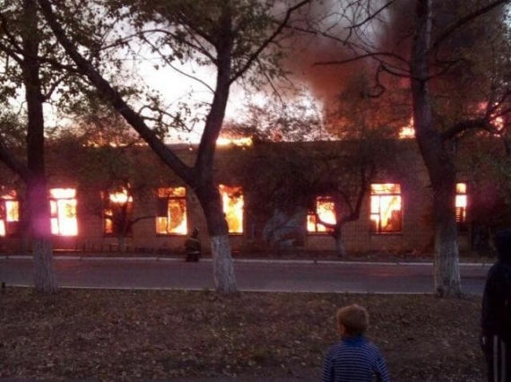 В оккупированном Донецке произошел мощный пожар (фото)