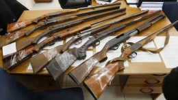 В Ясиноватском районе пенсионер сдал правоохранителям незарегистрированное оружие