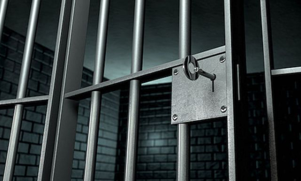 Карьера в «ДНР» грозит жительнице Донецка тюремной камерой