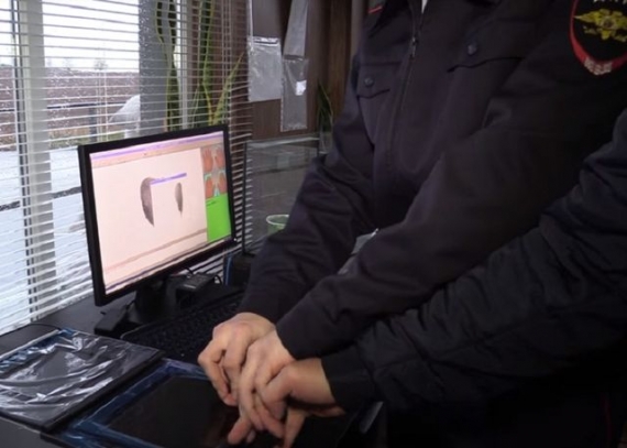 На блокпостах «ДНР» боевики берут отпечатки пальцев граждан (фото)