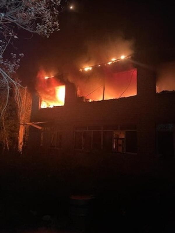 В Курахово под завалами разрушенного ракетой дома нашли тело погибшего