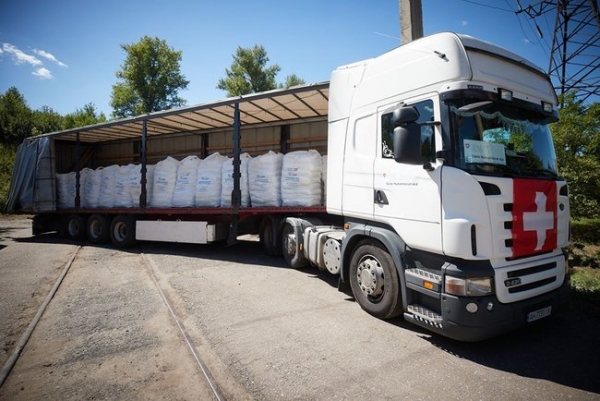 Президент Швейцарии привезла на Донбасс гуманитарный груз