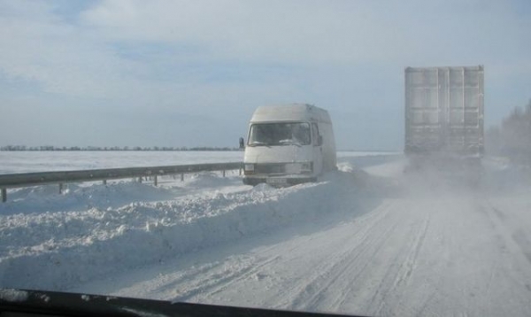 Снегопад на Донетчине привел к большому количеству ЧС