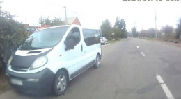 В Мангуше водитель-нарушитель предложил полицейским деньги «на бензин» (видео)