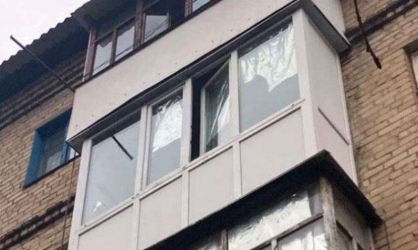 В Селидово на глазах у маленького сына мужчина выбросился из окна