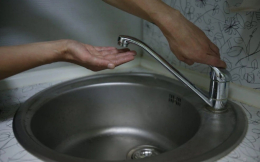 Жители Енакиево вышли на протест – город неделями без воды