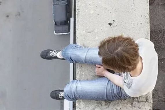 В Донецке подросток выбросился с 14-го этажа