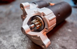 Стартер в автомобиле: что это такое и как работает