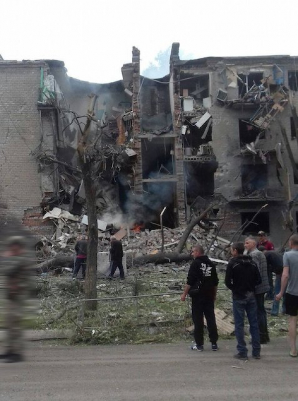 Во время ракетного удара по Авдеевке ранены два человека