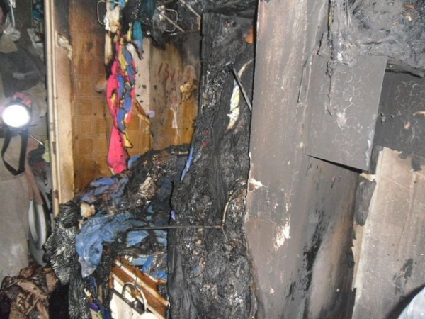 В Мариуполе горела квартира с огромным количеством вещей