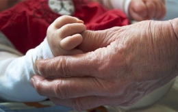 В прифронтовом городе на Донетчине смертность превысила рождаемость почти в 9 раз