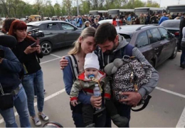 Первая эвакуационная колонна с мариупольцами прибыла в Запорожье (фото)