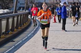 Яна Степаненко преодолела на протезах 5 километров на Токийском марафоне