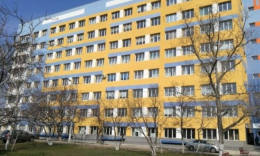 Возле областной больницы в Мариуполе обнаружили два трупа