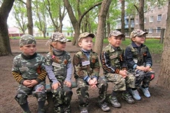В «ДНР» будут учить военному делу с 1 класса