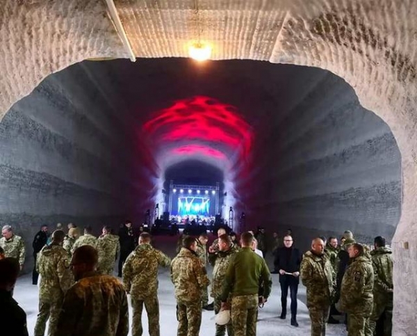 На Донетчине в соляной шахте прошел концерт для военных