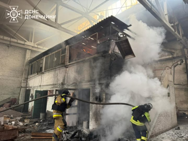 Оккупанты массированно атаковали Дружковку, есть раненые, зафиксированы пожары