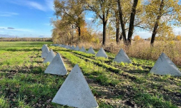 Оккупанты усиленно укрепляют оборонную линию вокруг Мариуполя