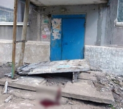 В Донецкой области на детей упал козырек подъезда: пострадавшие в реанимации (фото)