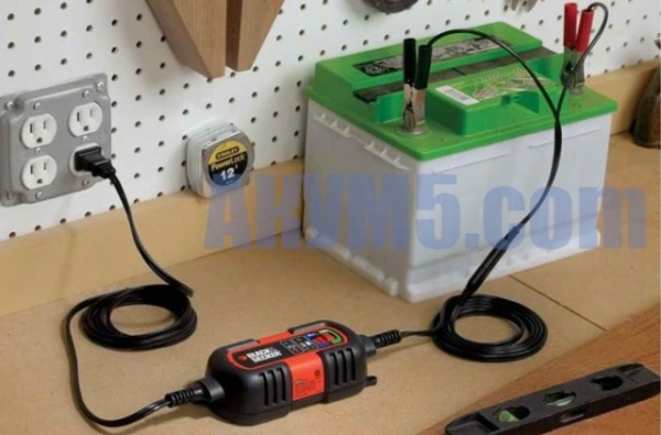 Как правильно обслуживать автомобильный аккумулятор?