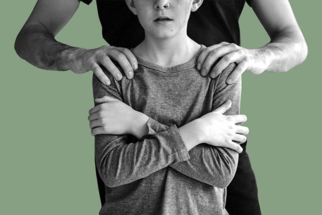 Перед судом предстанет житель Константиновки, обвиняемый в изнасиловании подростков