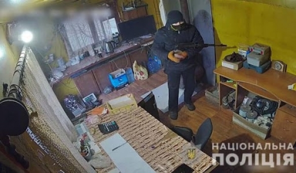 Стрельба в Славянске – проверяется причастность фигуранта к незаконным вооруженным формированиям