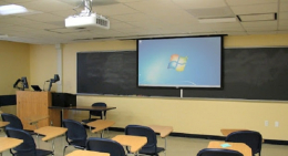 Работник учебного заведения украл видеопроектор