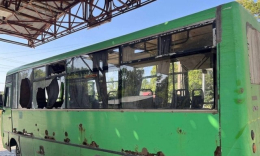 В Удачном под вражеский обстрел попал автобус с шахтерами