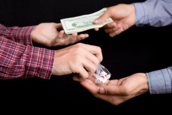 В Донецкой области сотрудник ГСЧС распространял наркотики