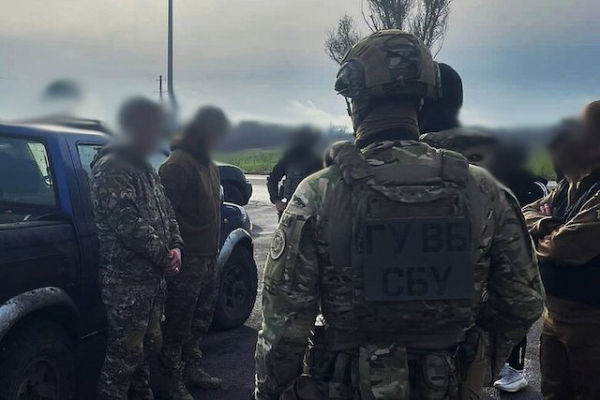 Задержаны военнослужащие, продававшие трофейное оружие