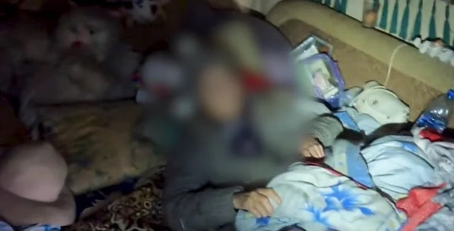 Полицейские спасли женщину, прикованную к постели – она была на грани смерти