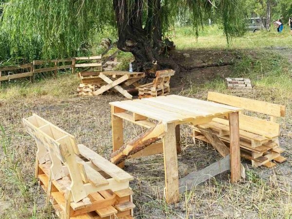 Военнослужащие мобильного госпиталя благоустроили местный пляж