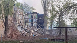 В Авдеевке под завалами разрушенного дома остается человек