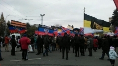 Граждан «ДНР» свезли на митинг славить Захарченко