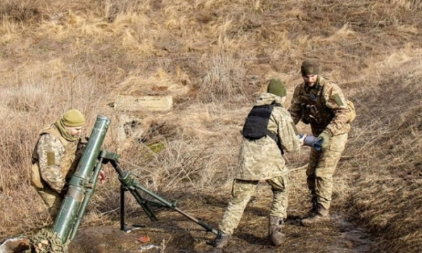 Возле г. Часов Яр продолжаются ожесточенные бои