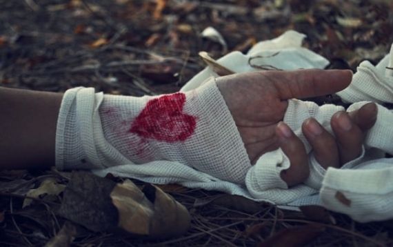 Из-за неразделенной любви девушка покончила с собой в общественном месте: тело нашли случайные прохожие