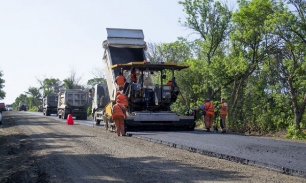 Продолжается ремонт дороги Доброполье – Краматорск